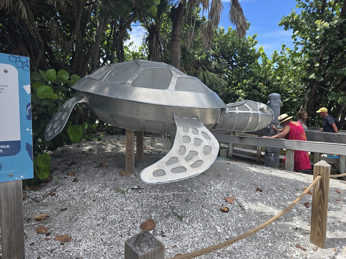 Banner Pilot House On Venice Beach 03